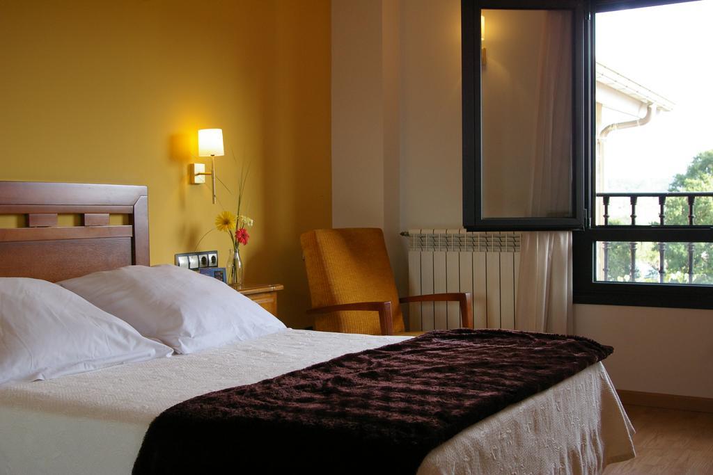Hotel Cristina 노레나 외부 사진