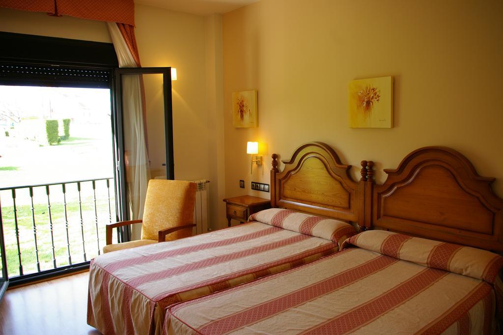 Hotel Cristina 노레나 외부 사진
