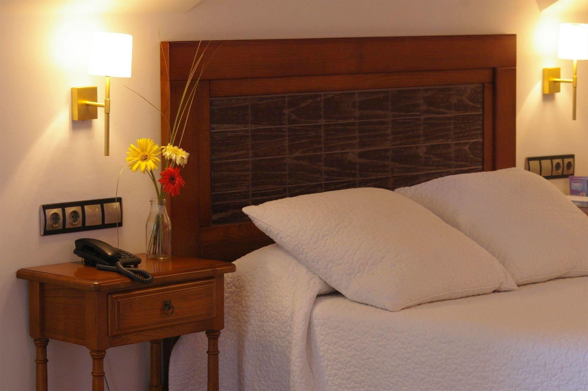 Hotel Cristina 노레나 외부 사진